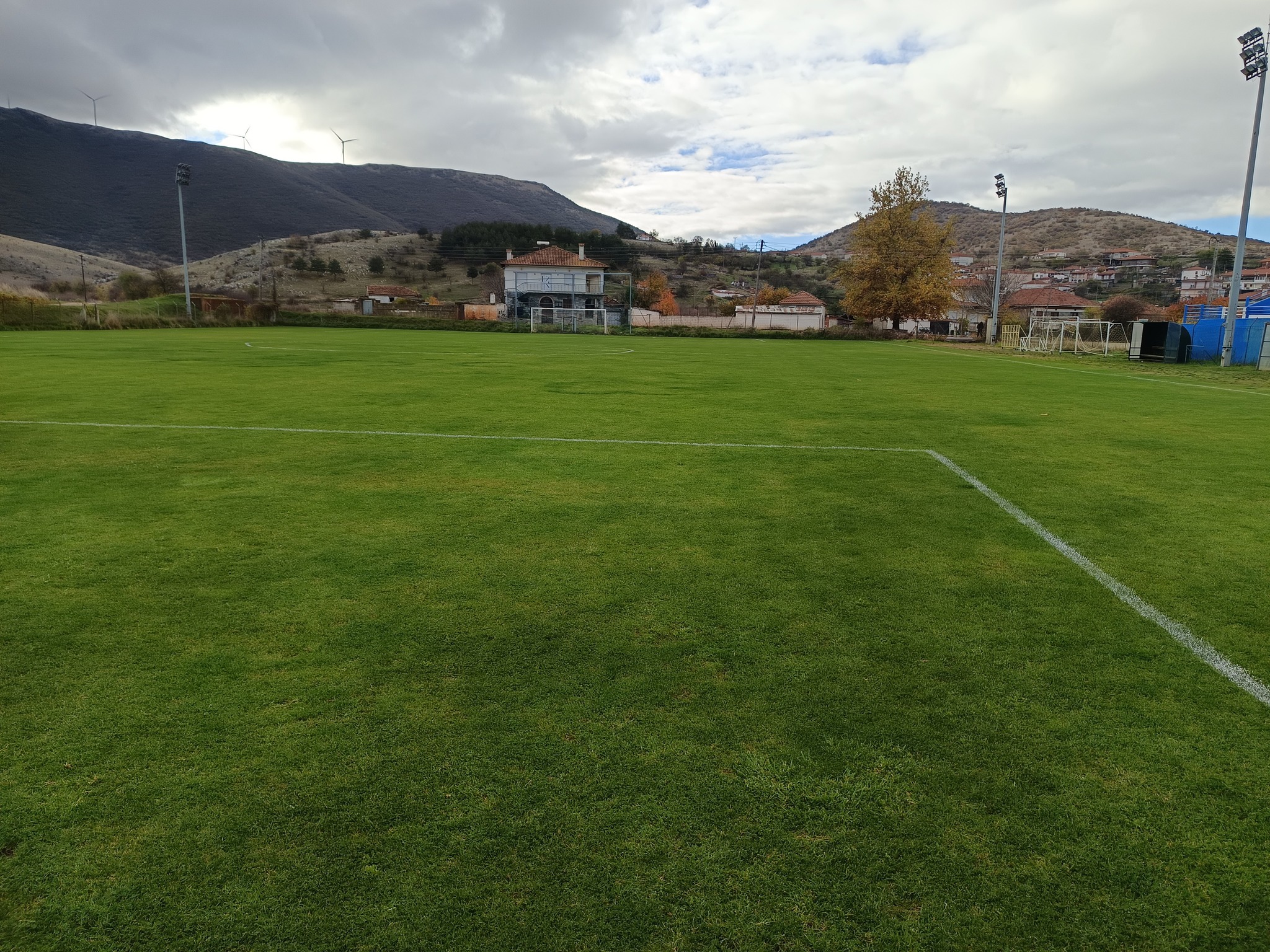 Συνεχίζονται οι εργασίες βελτίωσης στο γήπεδο της Γαλατινής